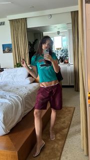 Emily Ratajkowski feet photo thumbnail