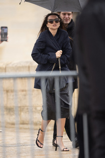 Emily Ratajkowski feet photo thumbnail