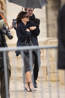 Emily Ratajkowski feet photo thumbnail
