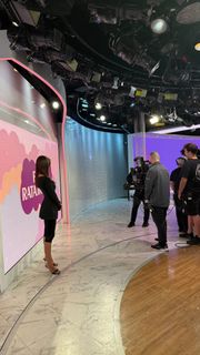 Emily Ratajkowski feet photo thumbnail