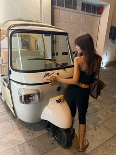 Emily Ratajkowski feet photo thumbnail