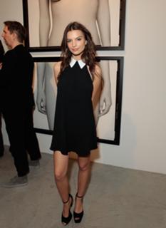 Emily Ratajkowski feet photo thumbnail