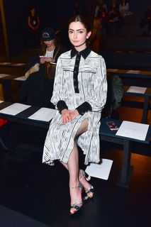 Emily Robinson feet photo 11