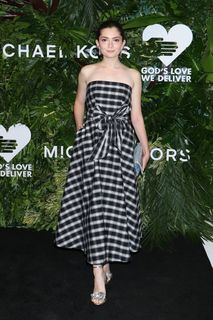Emily Robinson feet photo 15