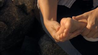 Emily Rose feet photo thumbnail