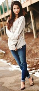 Emily Rudd feet photo thumbnail