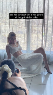 Emily Rudd feet photo thumbnail