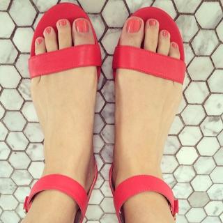 Emily Schuman feet photo 1