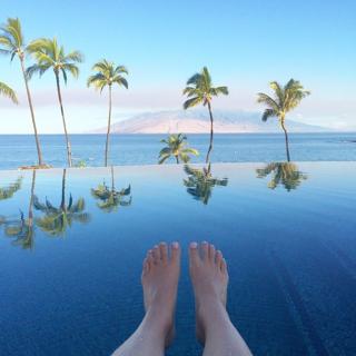 Emily Schuman feet photo 14