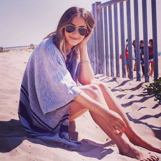 Emily Schuman feet photo 5