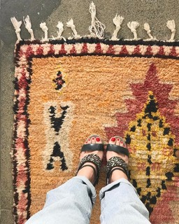 Emily Schuman feet photo 14