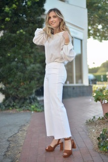 Emily Schuman feet photo 2