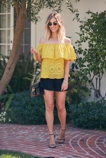 Emily Schuman feet photo 1