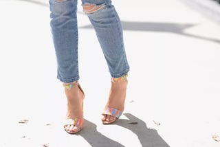 Emily Schuman feet photo 11