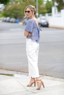 Emily Schuman feet photo 13