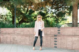 Emily Schuman feet photo 11