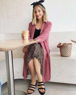 Emily Schuman feet photo 1