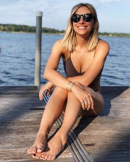 Emily Schuman feet photo 20