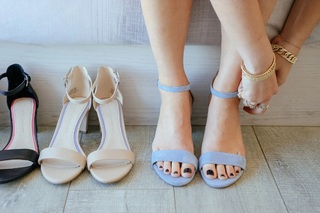 Emily Schuman feet photo 17