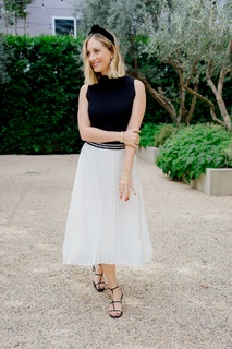 Emily Schuman feet photo 8