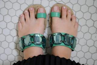 Emily Schuman feet photo 7
