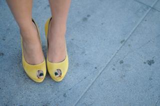 Emily Schuman feet photo 2