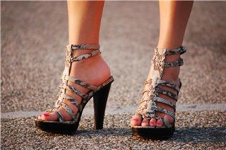 Emily Schuman feet photo 12