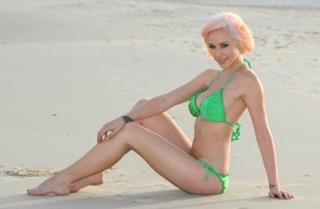 Emily Scott feet photo 9