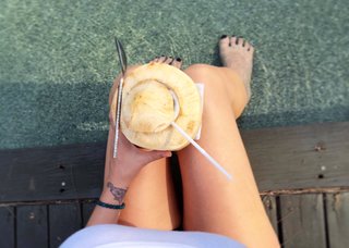 Emily Scott feet photo 3