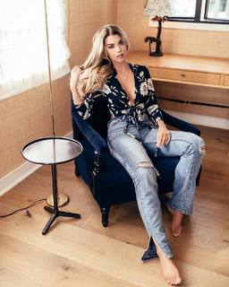 Emily Sears feet photo 5