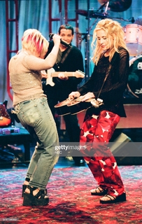 Emily Strayer feet photo 1