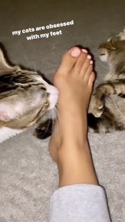 Emily Tosta feet photo 20