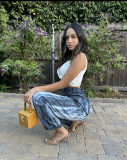 Emily Tosta feet photo 4