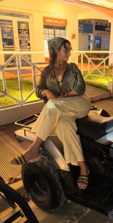 Emily Tosta feet photo 4