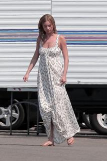 Emily VanCamp feet photo thumbnail