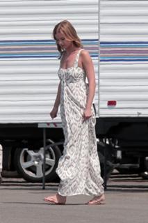 Emily VanCamp feet photo thumbnail