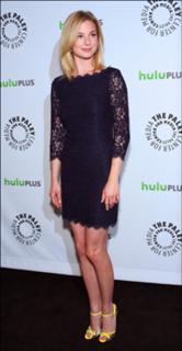 Emily VanCamp feet photo thumbnail
