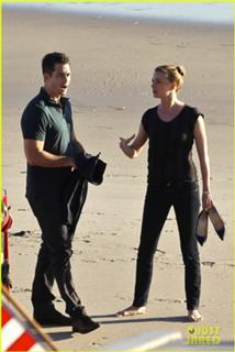 Emily VanCamp feet photo thumbnail