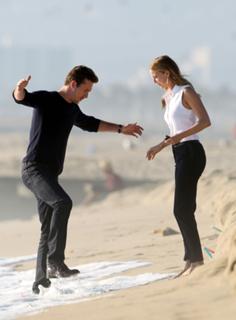 Emily VanCamp feet photo thumbnail
