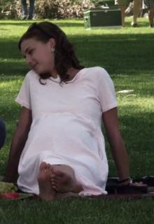 Emily VanCamp feet photo thumbnail