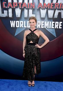 Emily VanCamp feet photo thumbnail