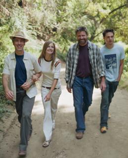 Emily VanCamp feet photo thumbnail