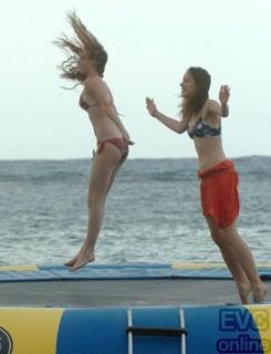 Emily VanCamp feet photo thumbnail