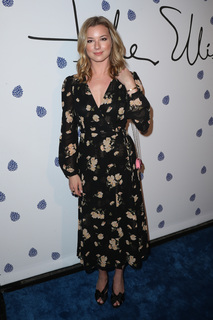 Emily VanCamp feet photo thumbnail