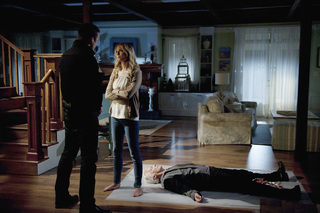 Emily VanCamp feet photo thumbnail