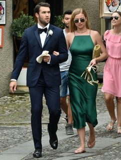 Emily VanCamp feet photo thumbnail
