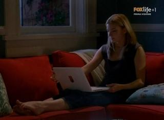 Emily VanCamp feet photo thumbnail