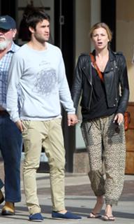 Emily VanCamp feet photo thumbnail