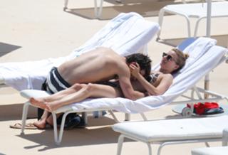 Emily VanCamp feet photo thumbnail