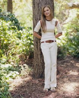 Emily VanCamp feet photo thumbnail